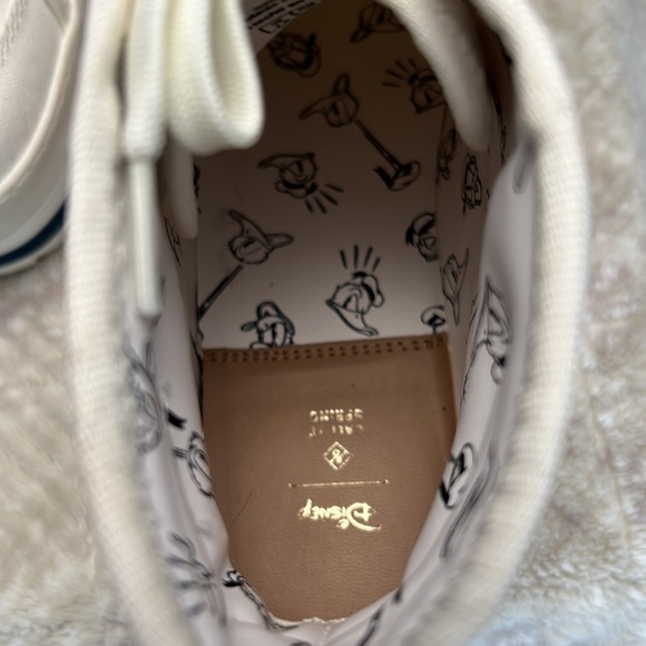 Disney & Call it Spring Donald Duck Vegan Platform Sneakers - Picture 6 of 15